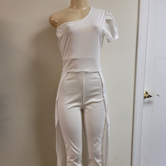 White jumper with train - Picture 1 of 6